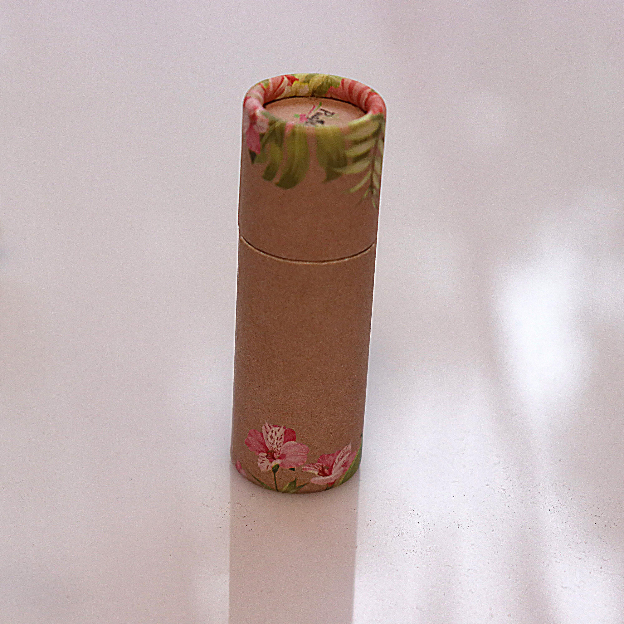 Tubo de cartón de forma redonda con brillo de labios, logotipo personalizado, biodegradable, 0 residuos de cartón, barra de loción desodorante, tubo de papel