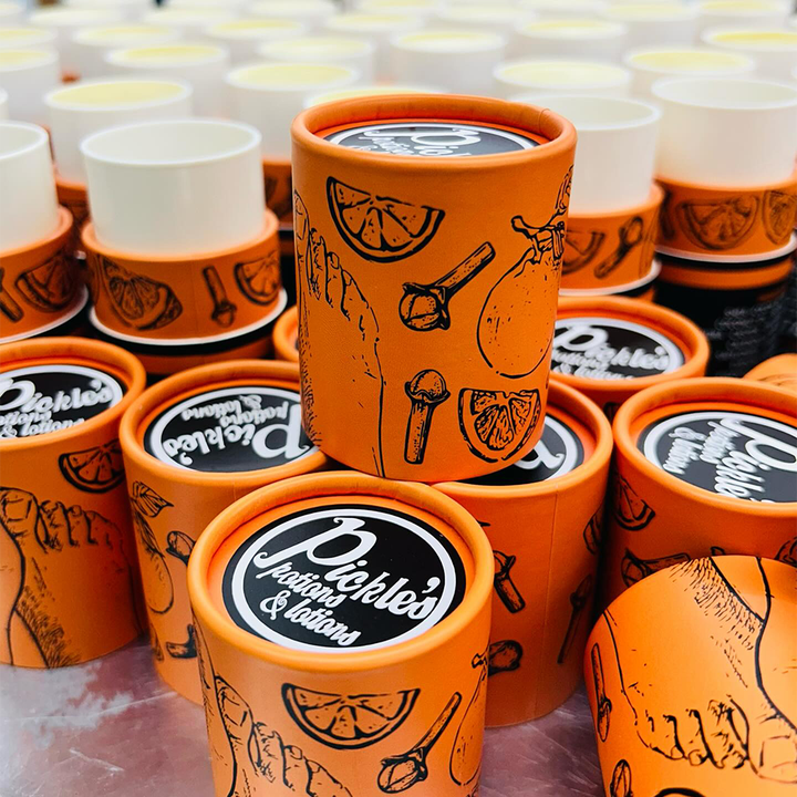 Embalaje de tubo biodegradable ecológico hecho a mano, tubo de papel Push Up para bálsamo labial, desodorante y cosmético