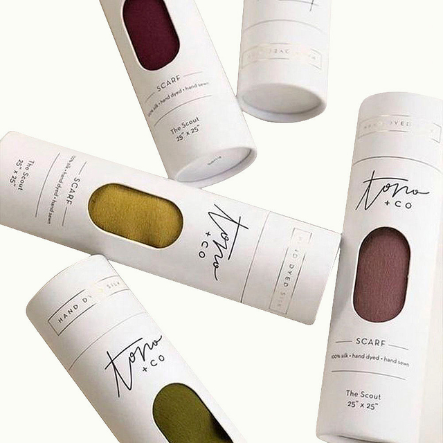 Personalizar camisetas Cajas de embalaje Caja de regalo con tapa Calcetines de cartón Caja de regalo de embalaje Contenedores de tubos de papel con ventana