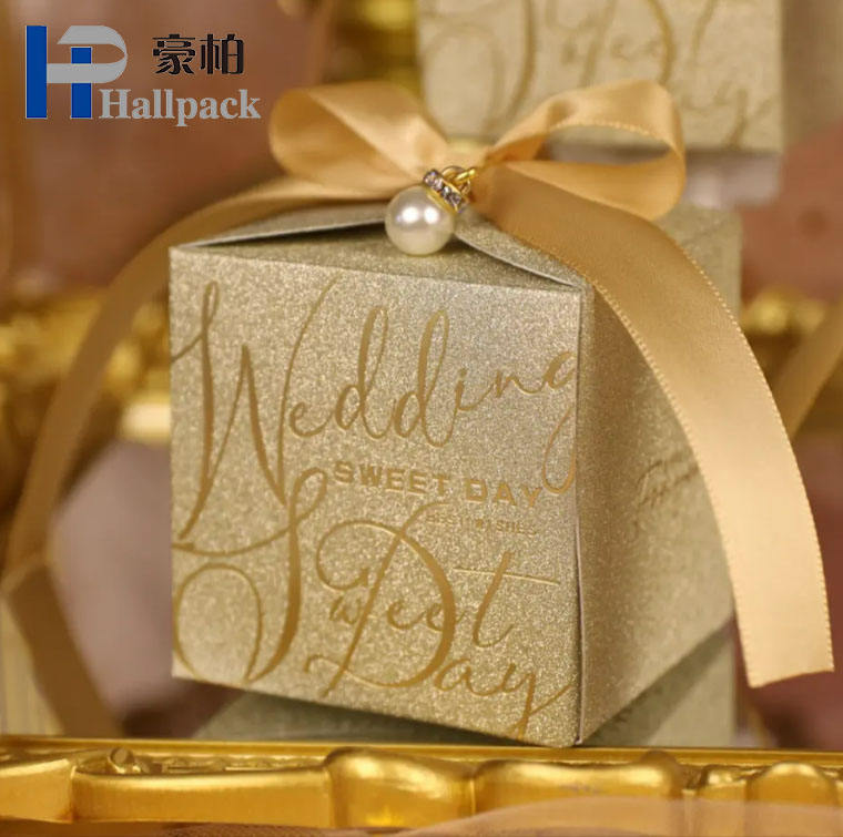 Caja de regalo de dulces de boda pequeña de lujo, caja rígida con brillo, laminación mate de lámina dorada y manejo de impresión que desaparece