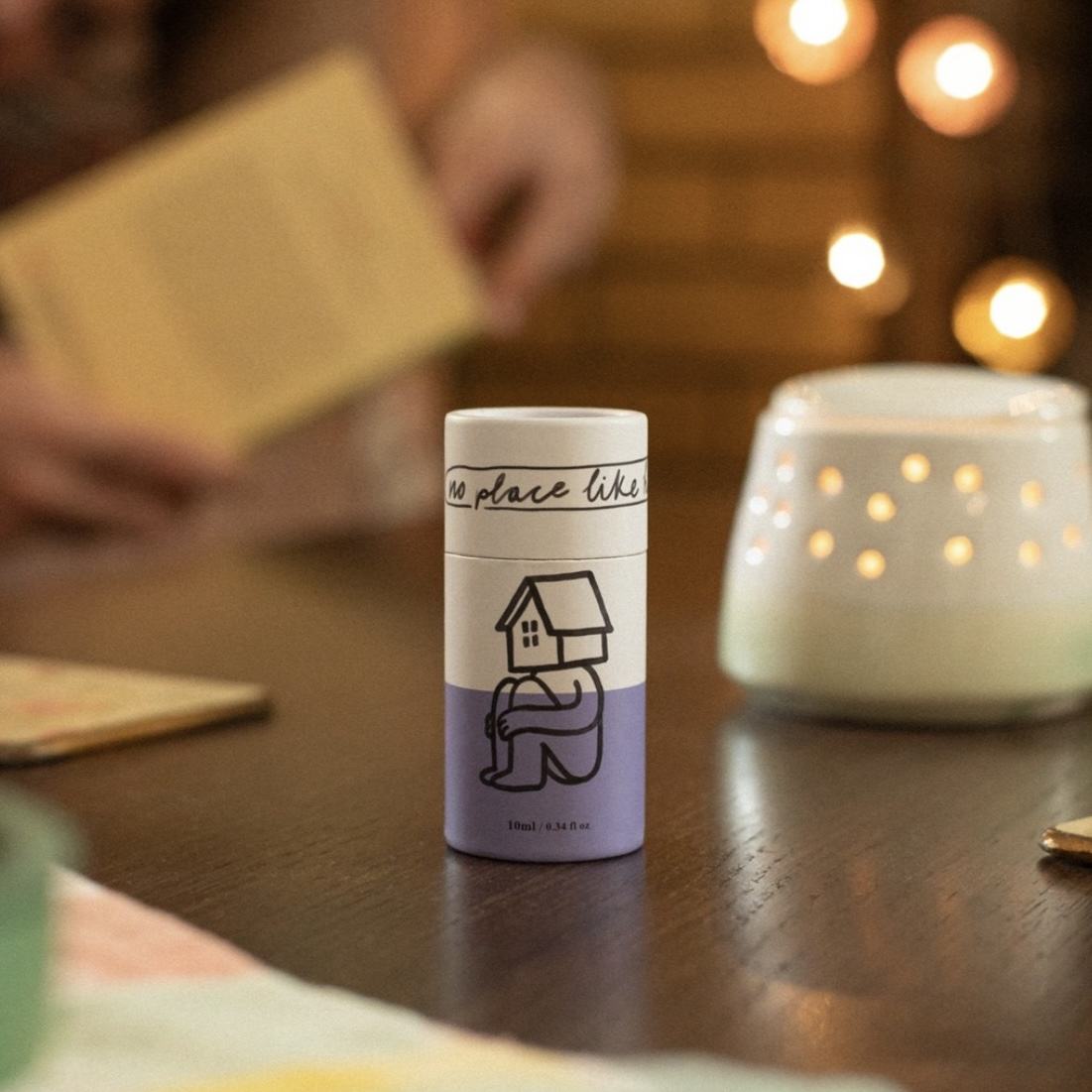 Impresión personalizada 30ml 50ml 100ml Aceite esencial Perfume Cilindro de cartón Tubo de embalaje de papel redondo para cosméticos para el cuidado de la piel