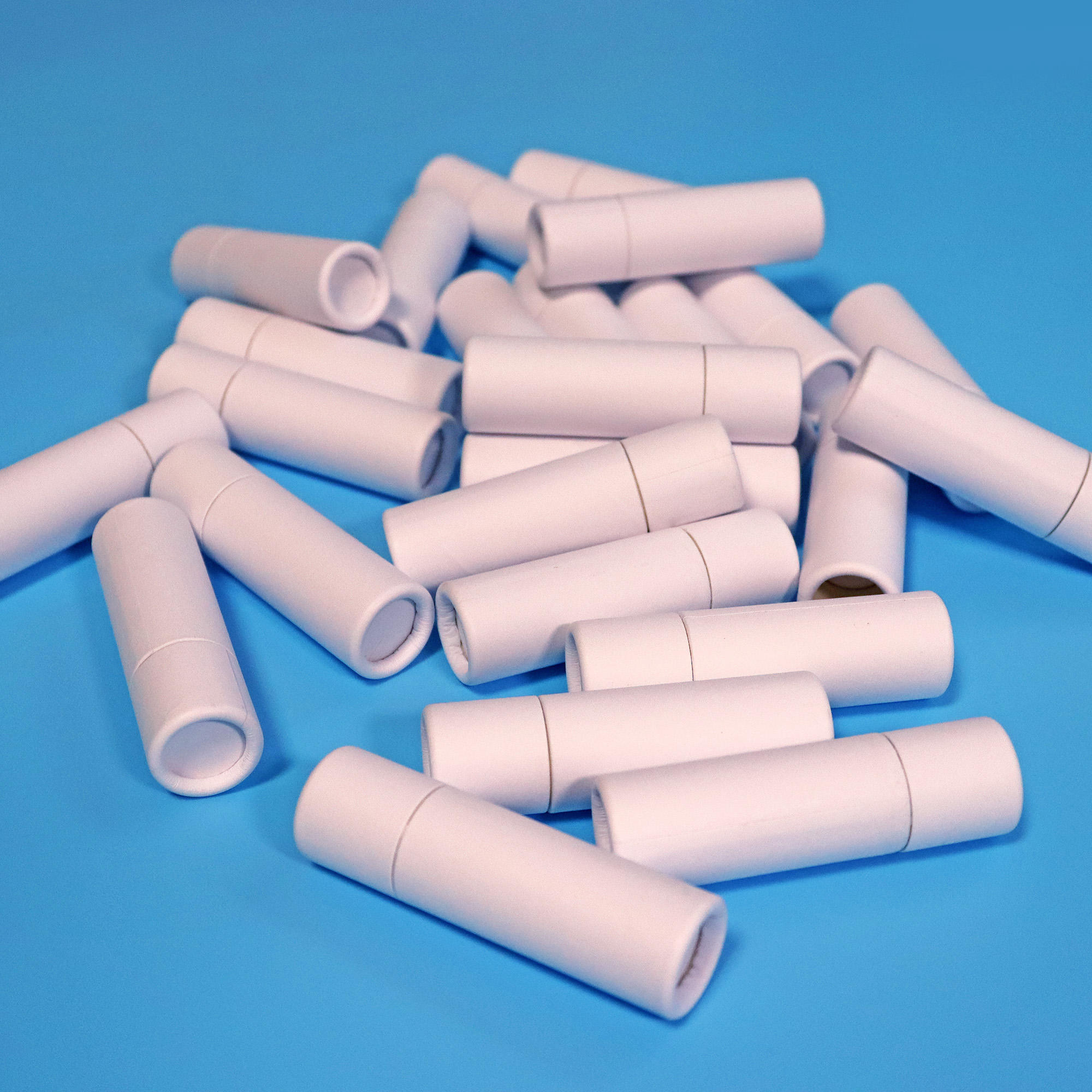 Tubo de papel Kraft con núcleo, tubo de embalaje de papel blanco, brillo de labios biodegradable, tubo de bálsamo labial de papel Push Up