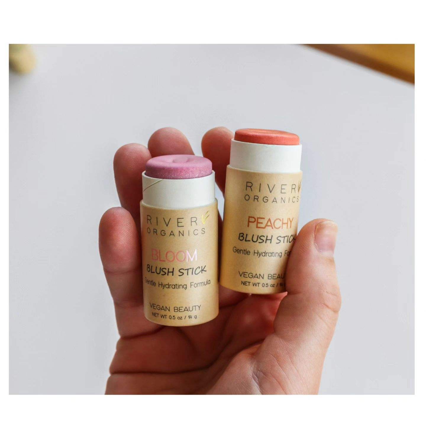 El empaquetado biodegradable al por mayor del desodorante del envase de la cartulina 2oz empuja hacia arriba el tubo redondo del papel de Kraft