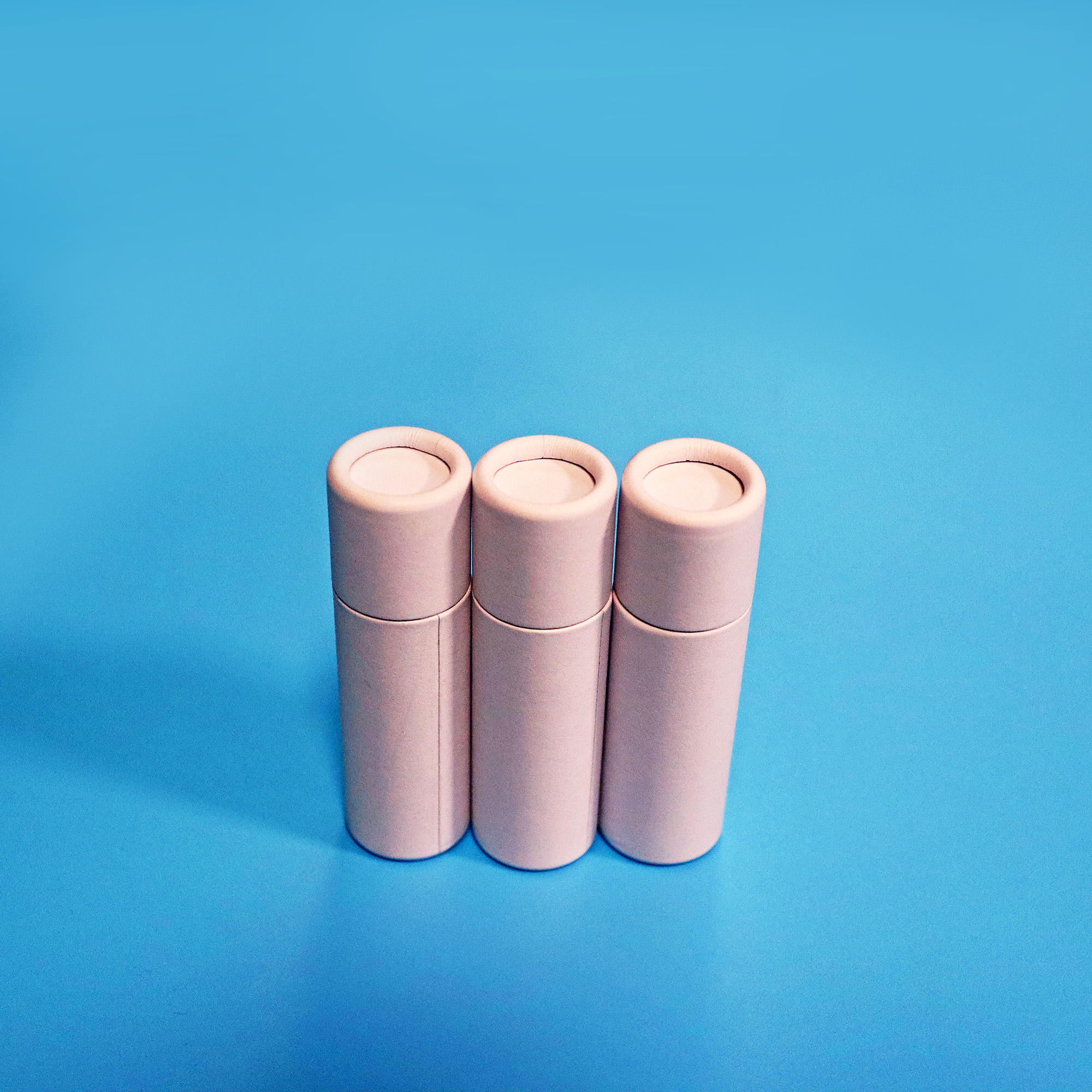Tubo de papel Kraft con núcleo, tubo de embalaje de papel blanco, brillo de labios biodegradable, tubo de bálsamo labial de papel Push Up