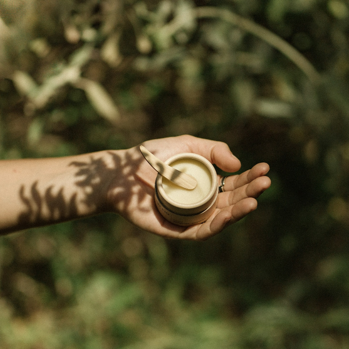 Los envases vacíos biodegradables del desodorante de la cartulina de Kraft empujan hacia arriba los tubos del cartón de 2,00 onzas empujan hacia arriba la caja del tubo del bálsamo labial