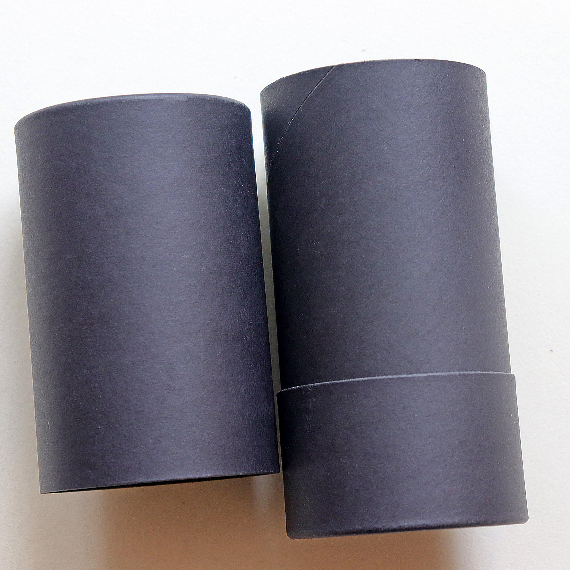 Empaquetado biodegradable del tubo del papel del cilindro del negro de la base del tubo del papel del arte de alta calidad