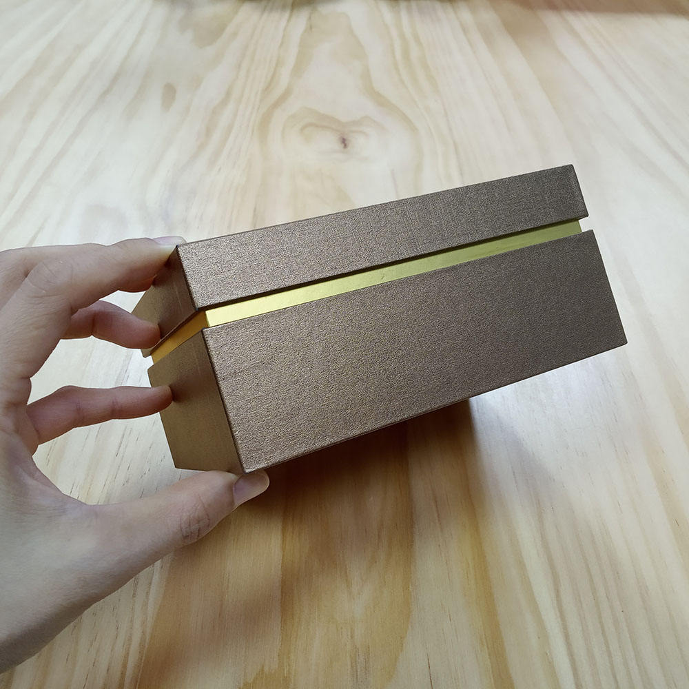 Cajas de regalo plegables del cierre magnético de la caja de papel de la ropa de la solapa del imán de lujo de encargo
