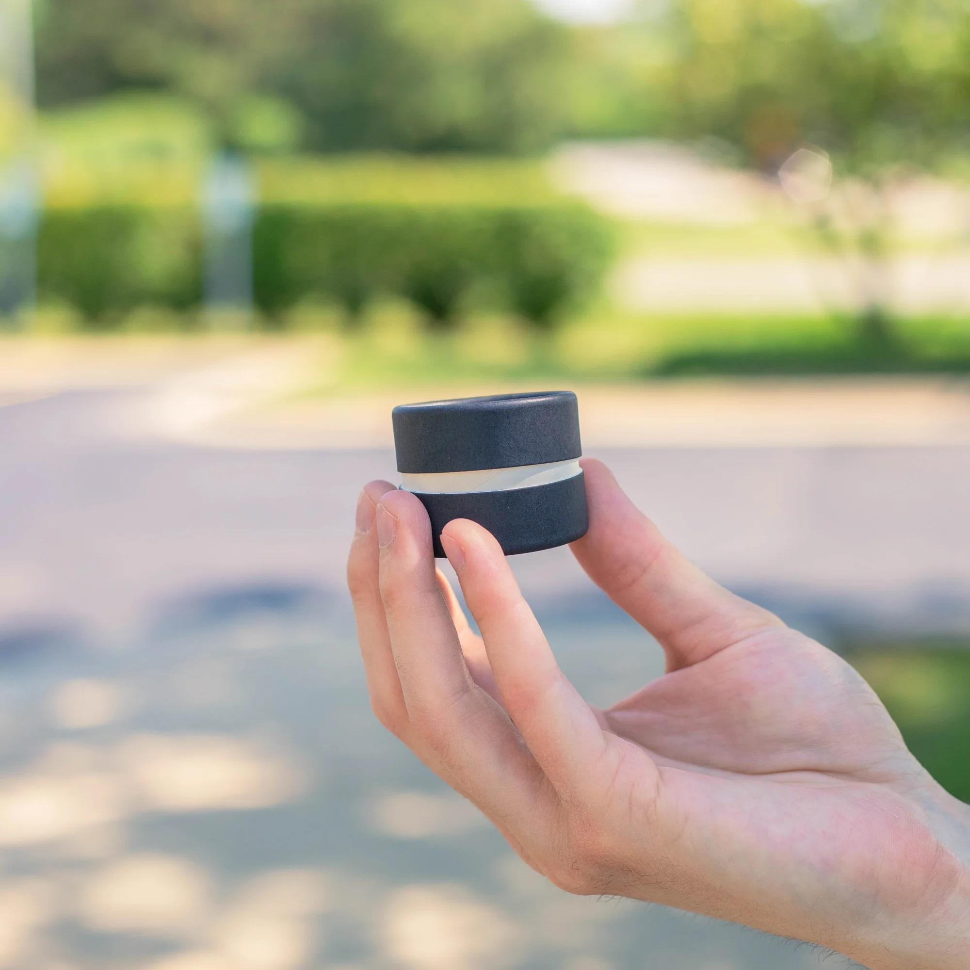 Los envases vacíos biodegradables del desodorante de la cartulina de Kraft empujan hacia arriba los tubos del cartón de 2,00 onzas empujan hacia arriba la caja del tubo del bálsamo labial