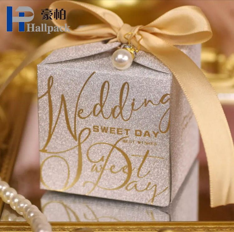 Caja de regalo de dulces de boda pequeña de lujo, caja rígida con brillo, laminación mate de lámina dorada y manejo de impresión que desaparece