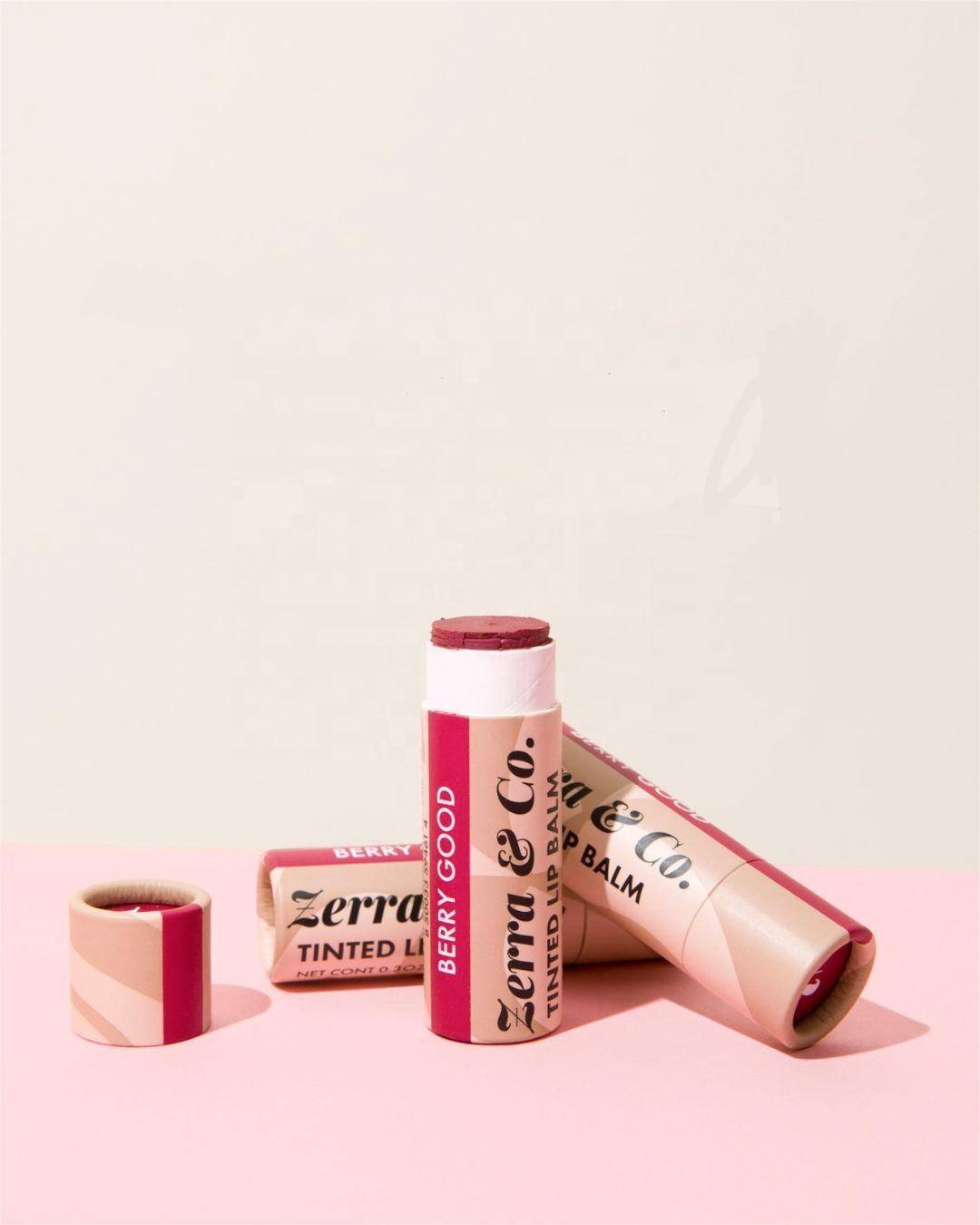 El lustre del labio del protector labial de la cartulina biodegradable reciclada empuja hacia arriba el tubo cosmético respetuoso del medio ambiente del tubo de papel