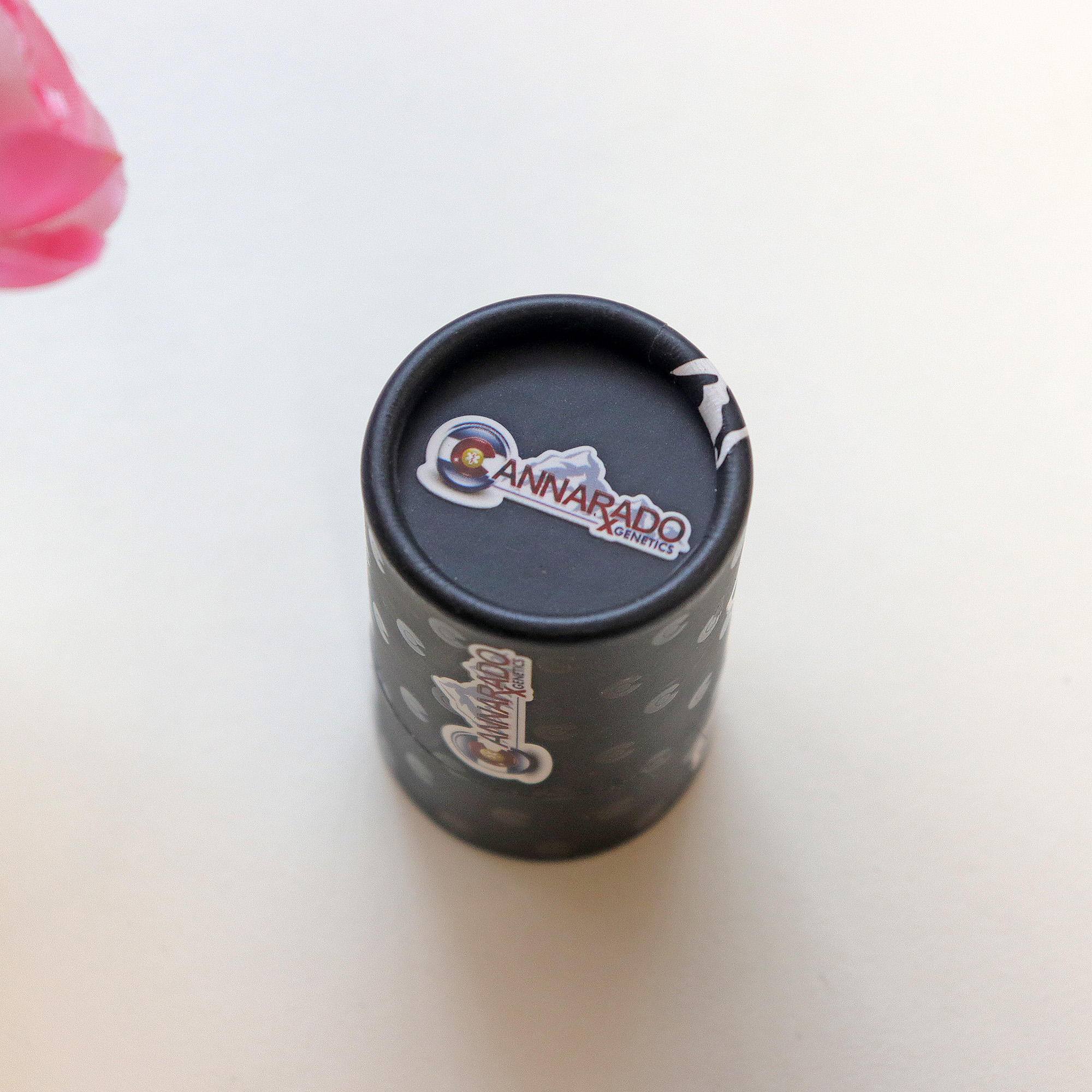 Contenedores de base de cilindro de papel personalizados con uso de botella de aceite EVA con embalaje de tubo de papel de espuma