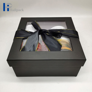 Caja de regalo de papel de ropa negra de lujo de cartulina con tapa transparente para mascotas
