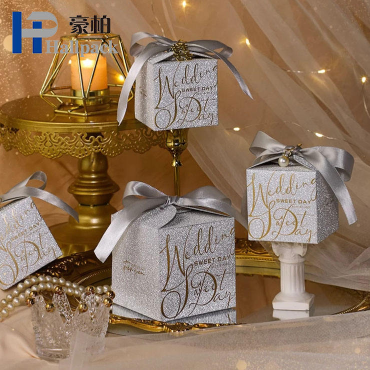 Caja de regalo de dulces de boda pequeña de lujo, caja rígida con brillo, laminación mate de lámina dorada y manejo de impresión que desaparece