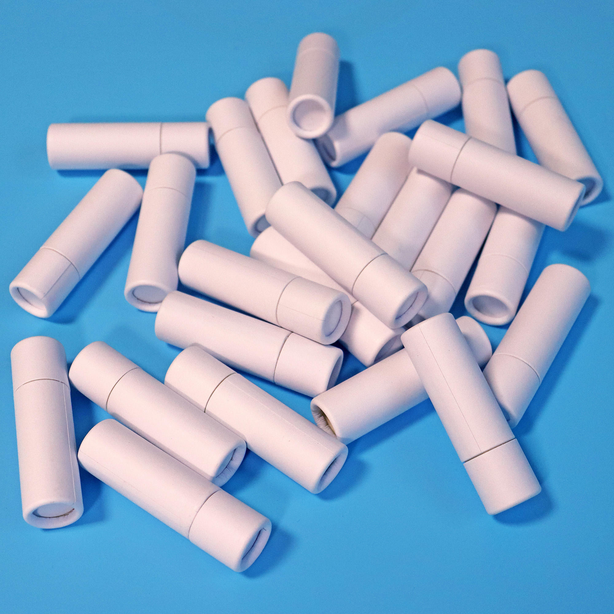 Tubo de papel Kraft con núcleo, tubo de embalaje de papel blanco, brillo de labios biodegradable, tubo de bálsamo labial de papel Push Up