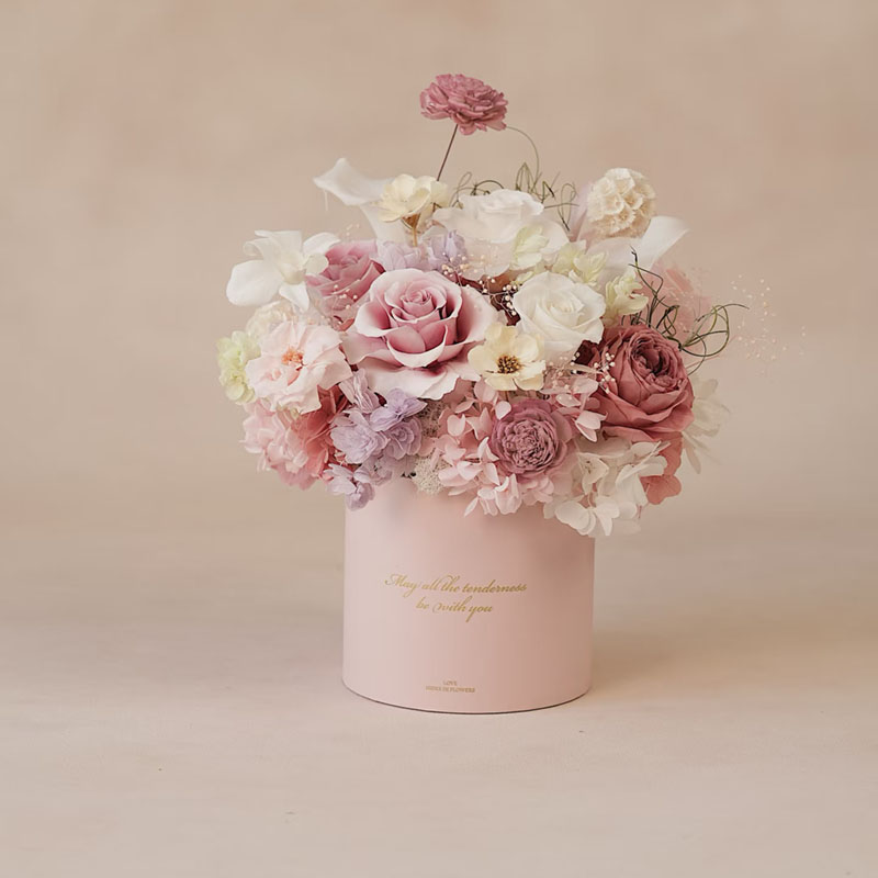 El arte del embalaje de la caja de flores: elevar las flores en regalos preciados