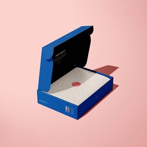 Caja de papel cuadrada tipo cajonera de marca personalizada, papel de regalo cuadrado, estampado de lámina dorada, relieve, laminación mate, revestimiento UV